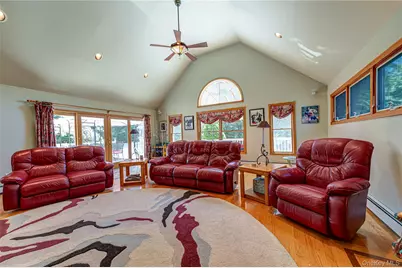38 Shinnecock Lane, East Islip, NY 11730 - Photo 16