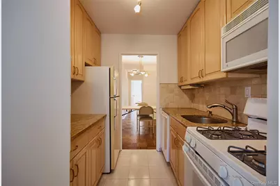 100 E Hartsdale Avenue #4DW, Hartsdale, NY 10530 - Photo 8