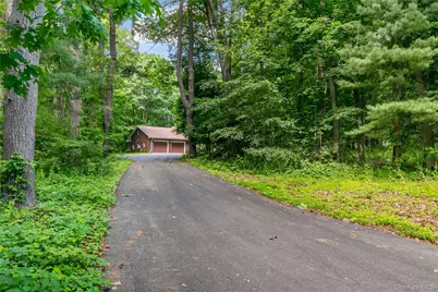 2425 Evergreen Street, Yorktown Heights, NY 10598 - Photo 2