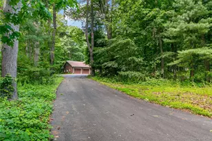 2425 Evergreen St, Yorktown Heights, NY 10598 - Photo 2
