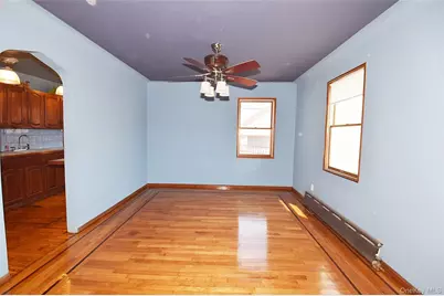 25 Kensington Court, Copiague, NY 11726 - Photo 6