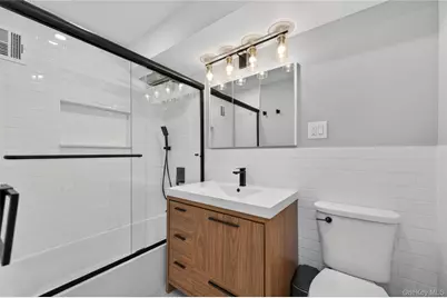 100 Clinton Avenue #2Y, Mineola, NY 11501 - Photo 16