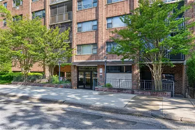 100 Clinton Avenue #2Y, Mineola, NY 11501 - Photo 2