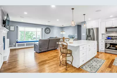 62 Craig Road, Islip Terrace, NY 11752 - Photo 8