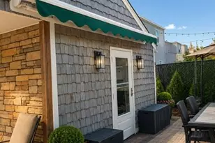 700 Sharon Rd, Copiague, NY 11726 - Photo 16