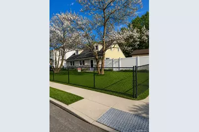700 Sharon Road, Copiague, NY 11726 - Photo 2