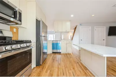 7009 267th Street, Glen Oaks, NY 11004 - Photo 10
