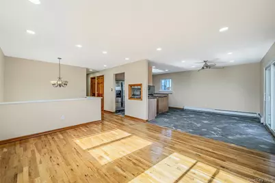 4 Bay Place, Lindenhurst, NY 11757 - Photo 14