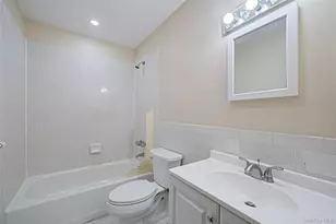 4 Bay Pl, Lindenhurst, NY 11757 - Photo 24