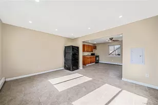 4 Bay Pl, Lindenhurst, NY 11757 - Photo 26