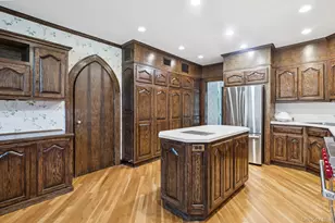18 Heights Rd, Manhasset, NY 11030 - Photo 16