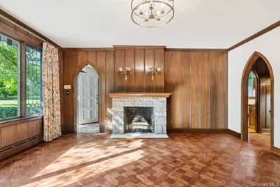 18 Heights Road, Manhasset, NY 11030 - Photo 10