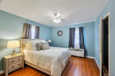 8 Francis Court, Elmont, NY 11003 - Photo 8