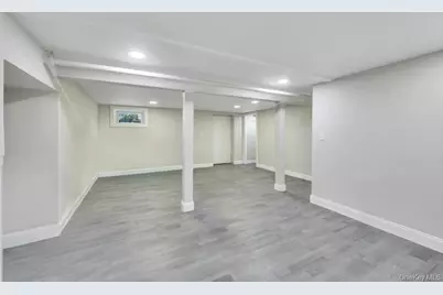 8 Francis Court, Elmont, NY 11003 - Photo 12