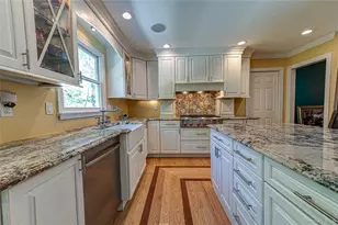 220 Windsor Ave, Brightwaters, NY 11718 - Photo 8
