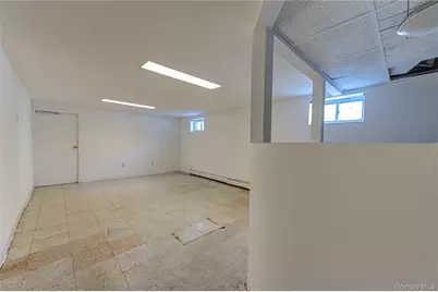 220 Windsor Avenue, Brightwaters, NY 11718 - Photo 18