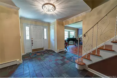 220 Windsor Avenue, Brightwaters, NY 11718 - Photo 2