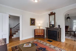 562 State St, Hudson, NY 12534 - Photo 6