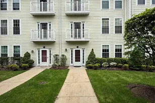 31 Greenridge Ave, White Plains, NY 10605 - Photo 2