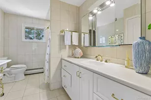 193 Cambon Ave, Saint James, NY 11780 - Photo 20