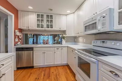 15 Scarborough Drive, Smithtown, NY 11787 - Photo 6
