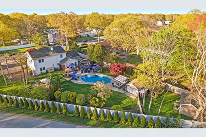 2 Pentmoor Drive, Mastic, NY 11950 - Photo 2
