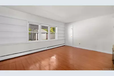 13 Squirrel Lane, Levittown, NY 11756 - Photo 10