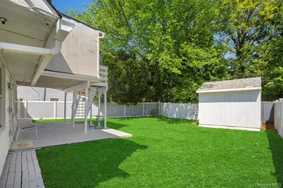 13 Squirrel Lane, Levittown, NY 11756 - Photo 42