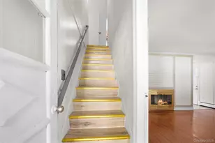 13 Squirrel Ln, Levittown, NY 11756 - Photo 24