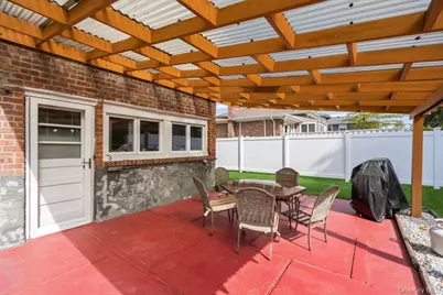8 Pasadena Drive, Plainview, NY 11803 - Photo 26