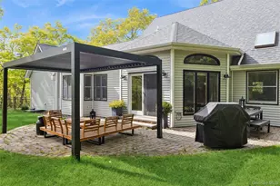 2 Red Creek Cir, Hampton Bays, NY 11946 - Photo 6