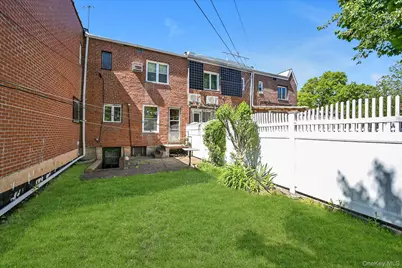 137-76 70th Road, Kew Gardens, NY 11367 - Photo 4