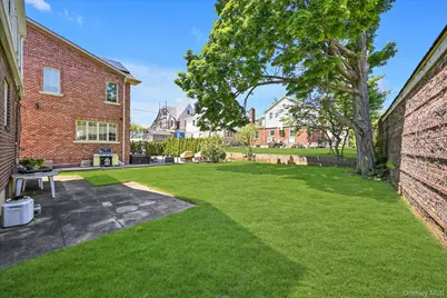 147-29 68th Road, Kew Gardens, NY 11367 - Photo 16