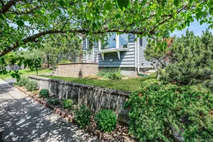211 St Marks Pl, East Meadow, NY 11554 - Photo 4