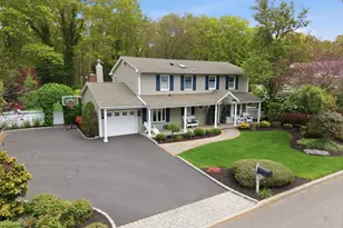 17 Milburn Rd, South Setauket, NY 11720 - Photo 2