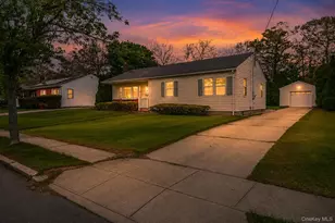 14 George Ct, Bellport, NY 11713 - Photo 2