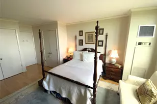 269-10 Grand Central Pkwy, Floral Park, NY 11005 - Photo 12