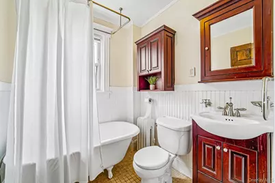 668 Valley Avenue, Yonkers, NY 10703 - Photo 20