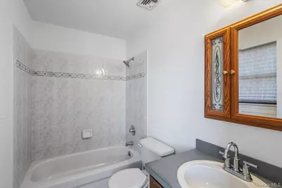 103 Clifton Court, Farmingdale, NY 11735 - Photo 16