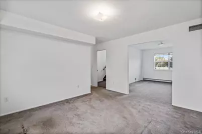 103 Clifton Court, Farmingdale, NY 11735 - Photo 10
