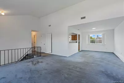 103 Clifton Court, Farmingdale, NY 11735 - Photo 12