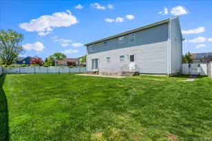 103 Clifton Ct, Farmingdale, NY 11735 - Photo 28