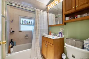 2345 Willow St, Wantagh, NY 11793 - Photo 8