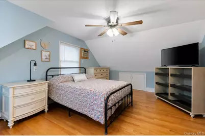 2345 Willow Street, Wantagh, NY 11793 - Photo 12