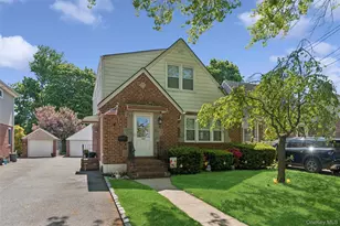163 Beech St, Floral Park, NY 11001 - Photo 2