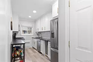 101 Edmunton Dr, North Babylon, NY 11703 - Photo 8