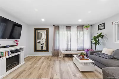101 Edmunton Drive #G2, North Babylon, NY 11703 - Photo 6