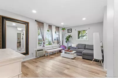 101 Edmunton Drive #G2, North Babylon, NY 11703 - Photo 2