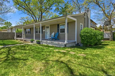 226 W 5th Street, Deer Park, NY 11729 - Photo 2