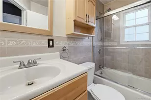 226 W 5th St, Deer Park, NY 11729 - Photo 18